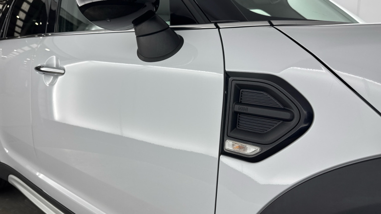 MINI Countryman 1.5 Cooper 5dr [Chili/Media Pack XL] Petrol Hatchback